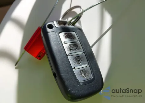 2013 Hyundai Elantra Limited из США, поврежденный, VIN 5NPDH4AE9DH232696